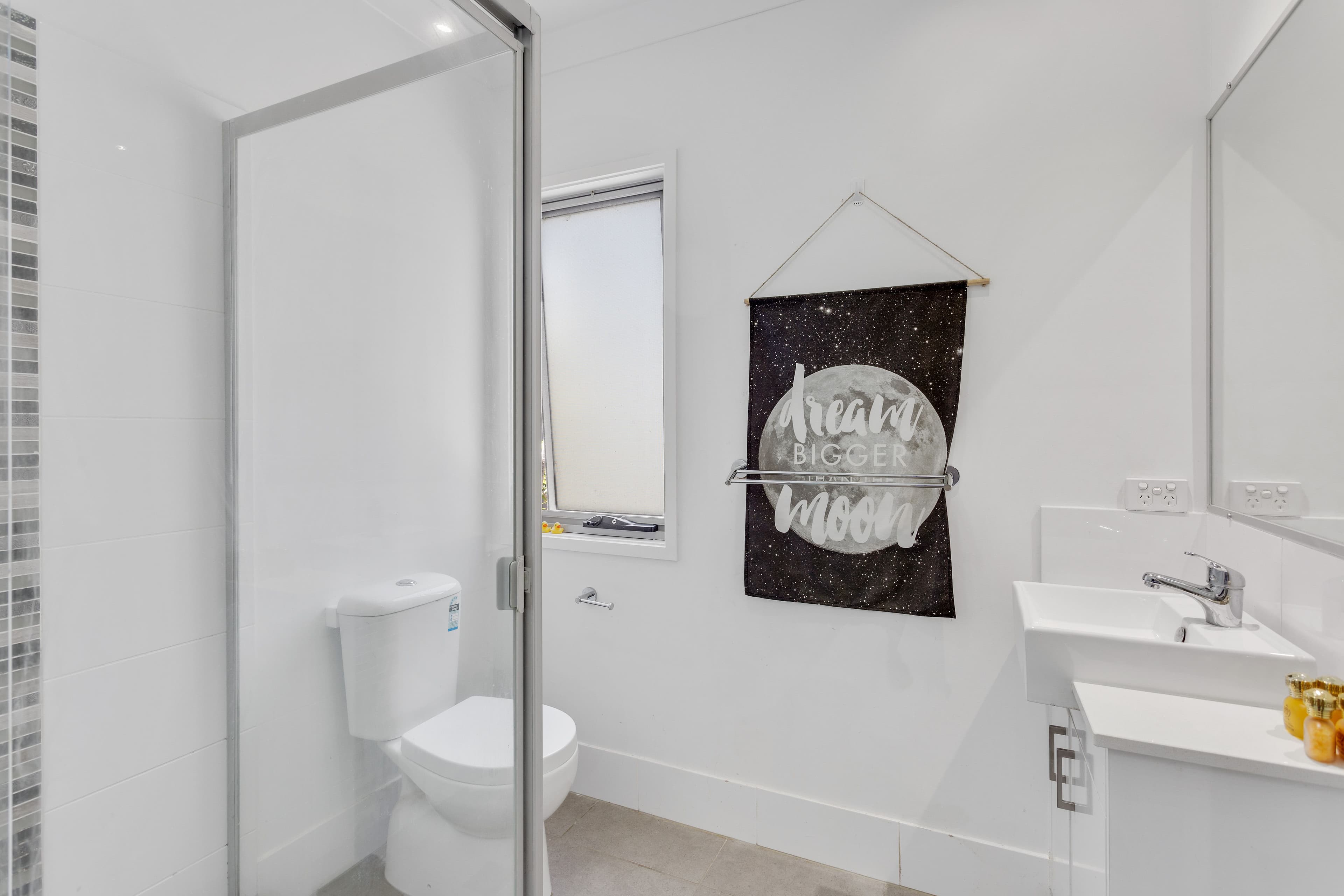 16 Sapphire Place, Elanora QLD 4221, Elanora - Thumbnail 8