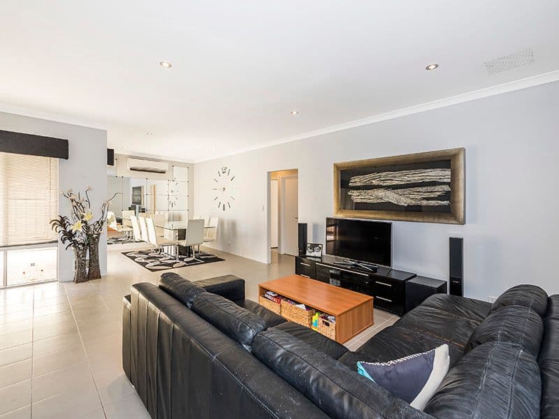 11 Carnation Street, Canning Vale WA 6155, Canning Vale - Thumbnail 3