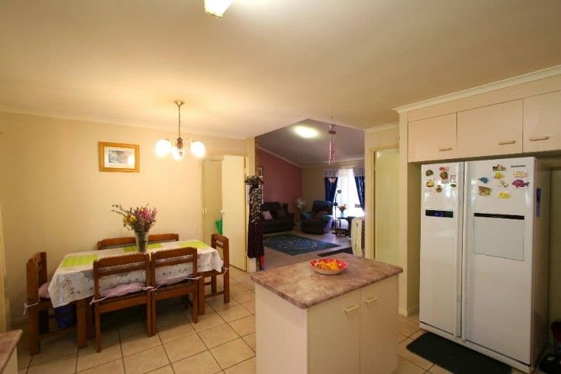 58 Commodore Drive, SOUTH BINGERA QLD 4670, South Bingera - Thumbnail 2
