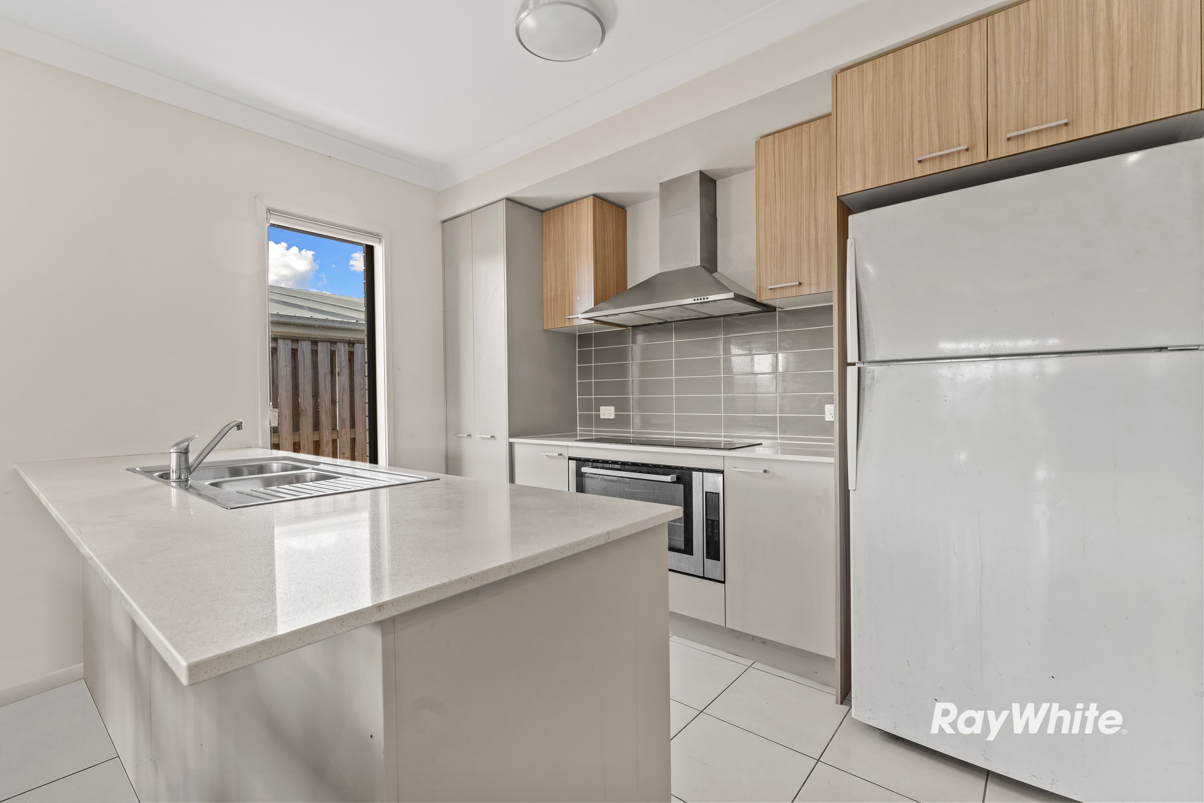 24 Frederick Place, Park Ridge QLD 4125, Park Ridge - Thumbnail 3