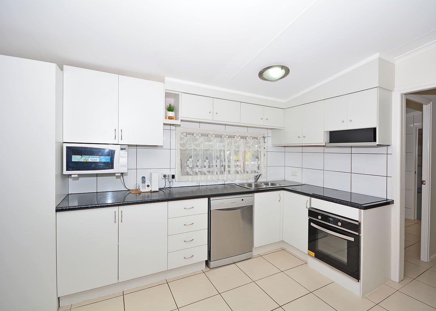 494 Boat Harbour Drive, Torquay QLD 4655, Torquay - Thumbnail 5