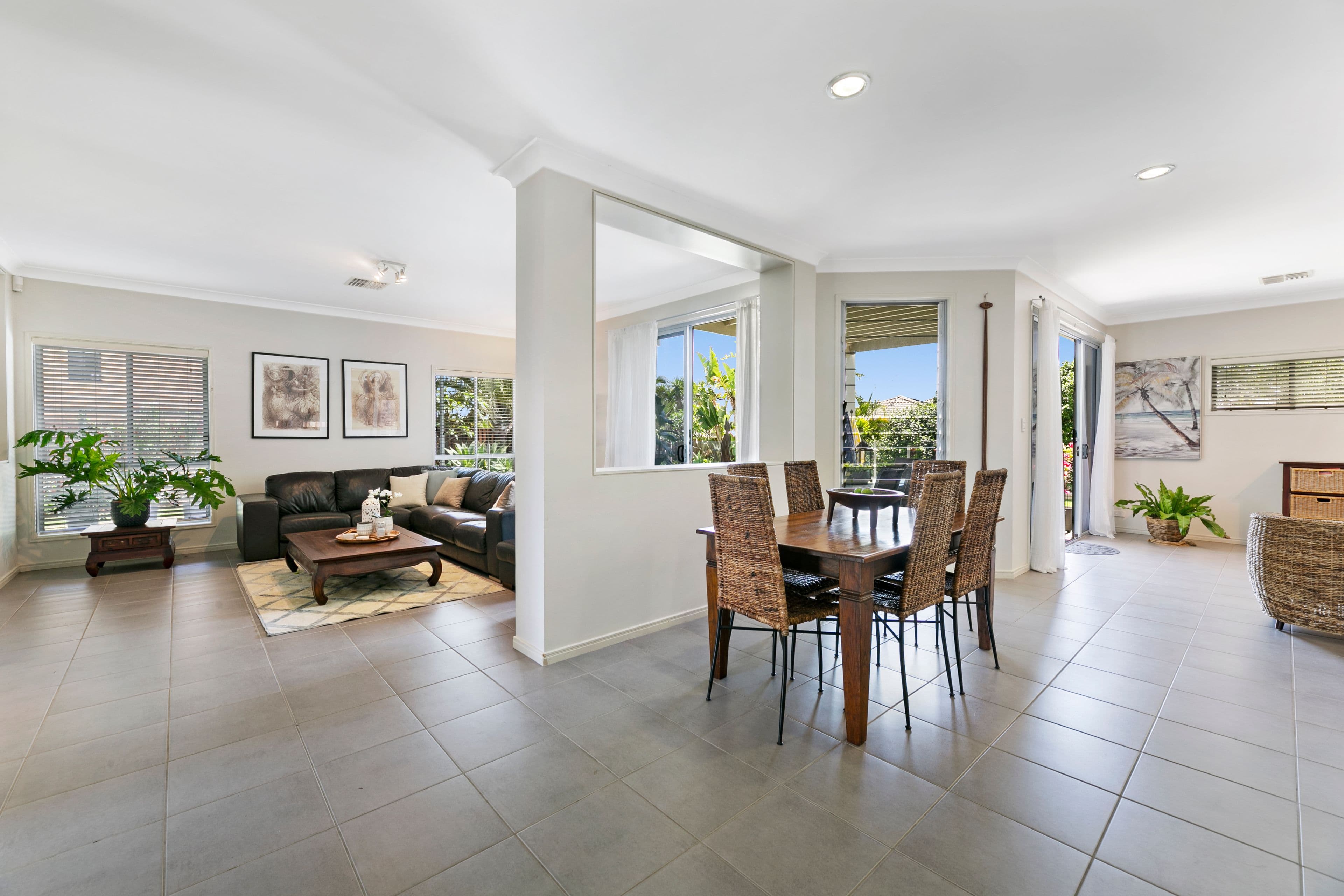 22 Codrington Circuit, Pacific Pines QLD 4211, Pacific Pines - Thumbnail 3