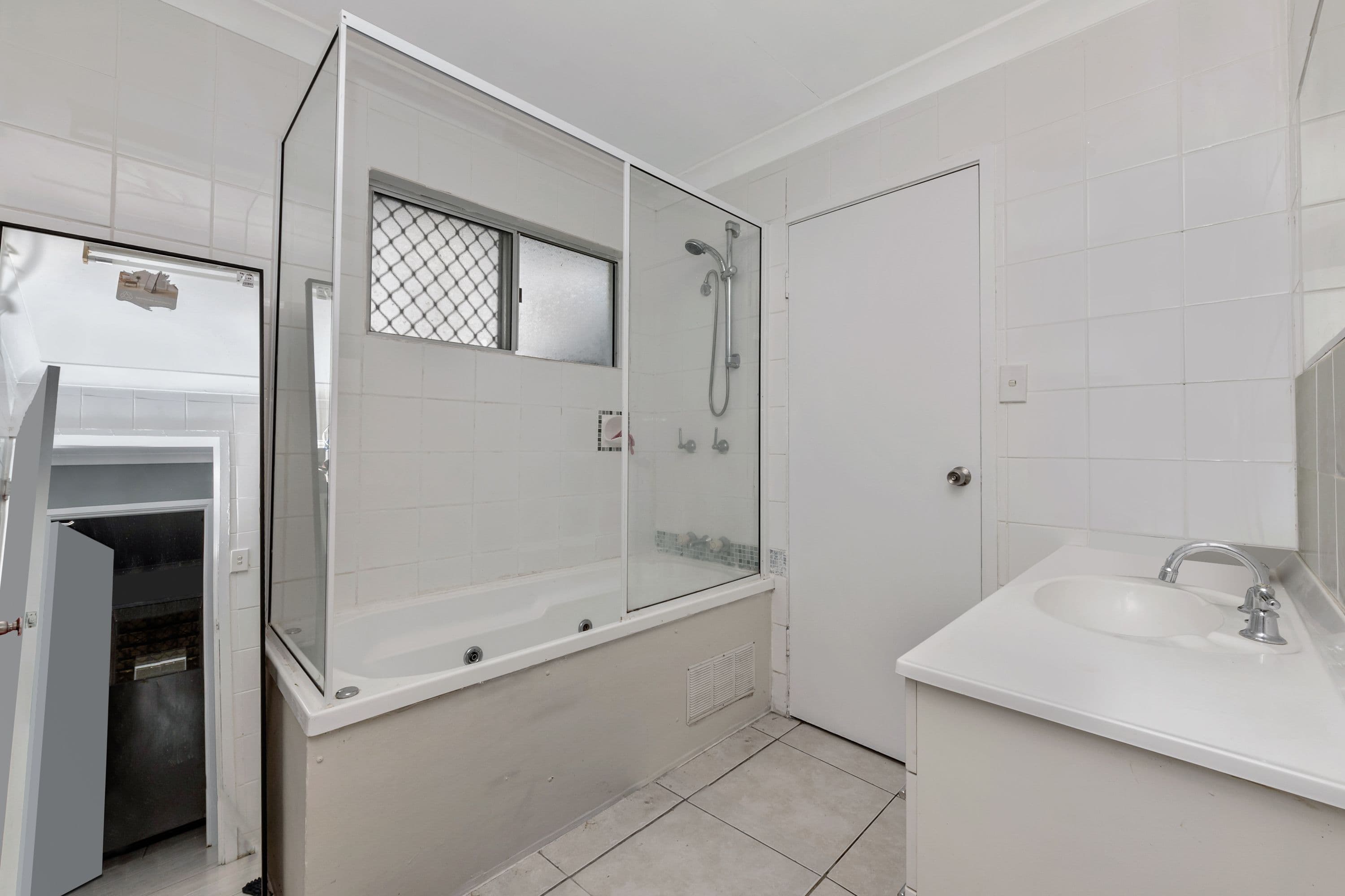 1 Sharon Crescent, Kelso QLD 4815, Kelso - Thumbnail 5