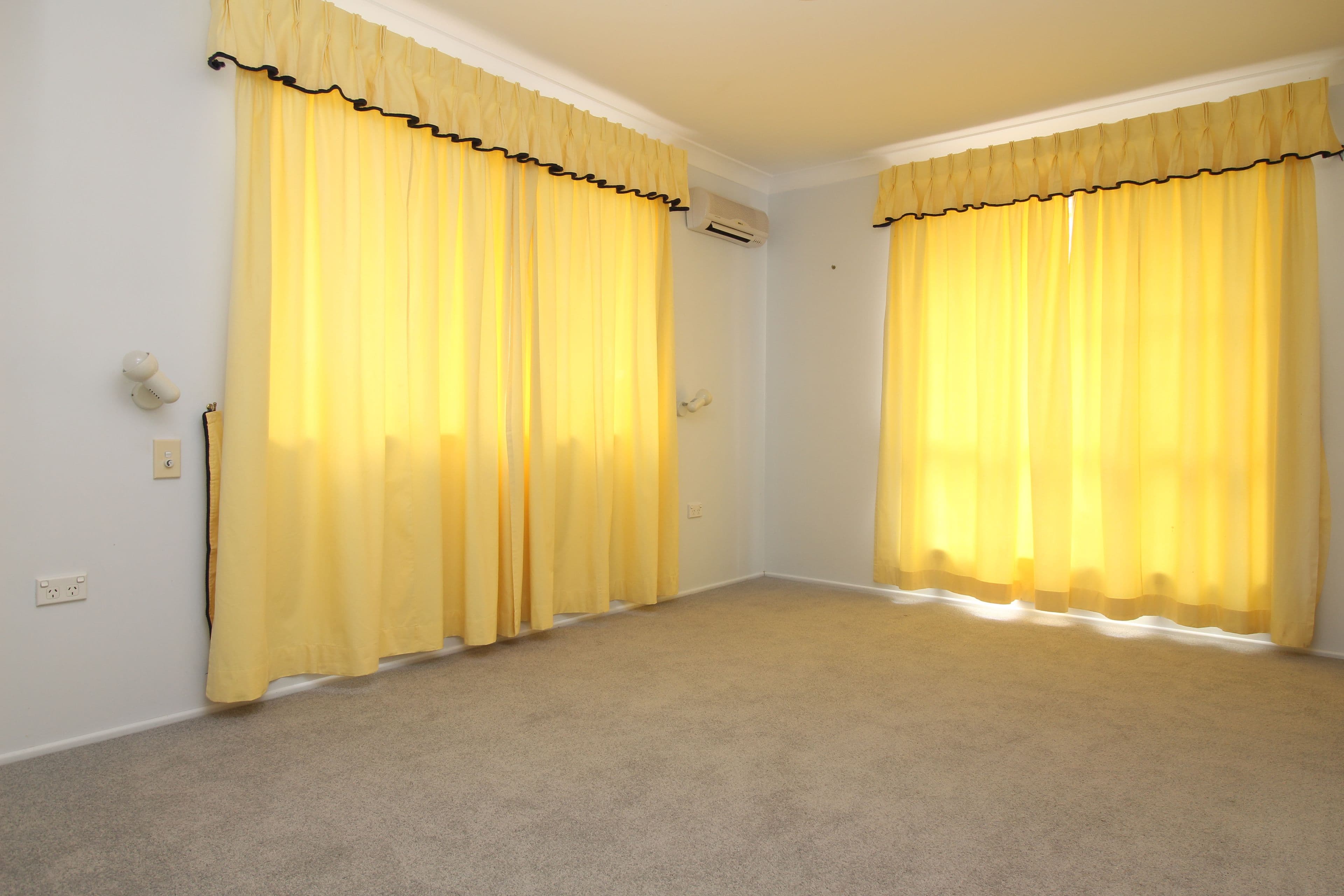 12 Eubar Place, Emerald QLD 4720, Emerald - Thumbnail 7