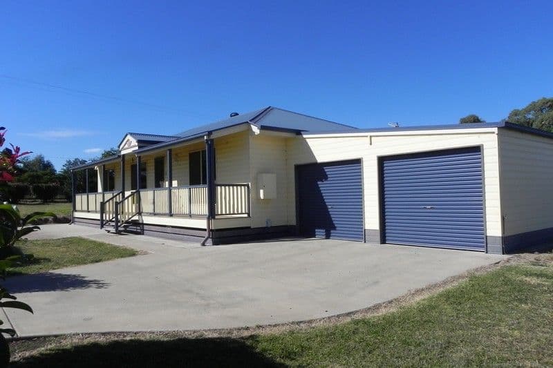 2 Grange Drive, PITTSWORTH QLD 4356, Pittsworth - Thumbnail 2