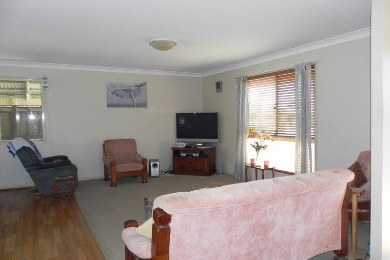 2 Grange Drive, PITTSWORTH QLD 4356, Pittsworth - Thumbnail 3