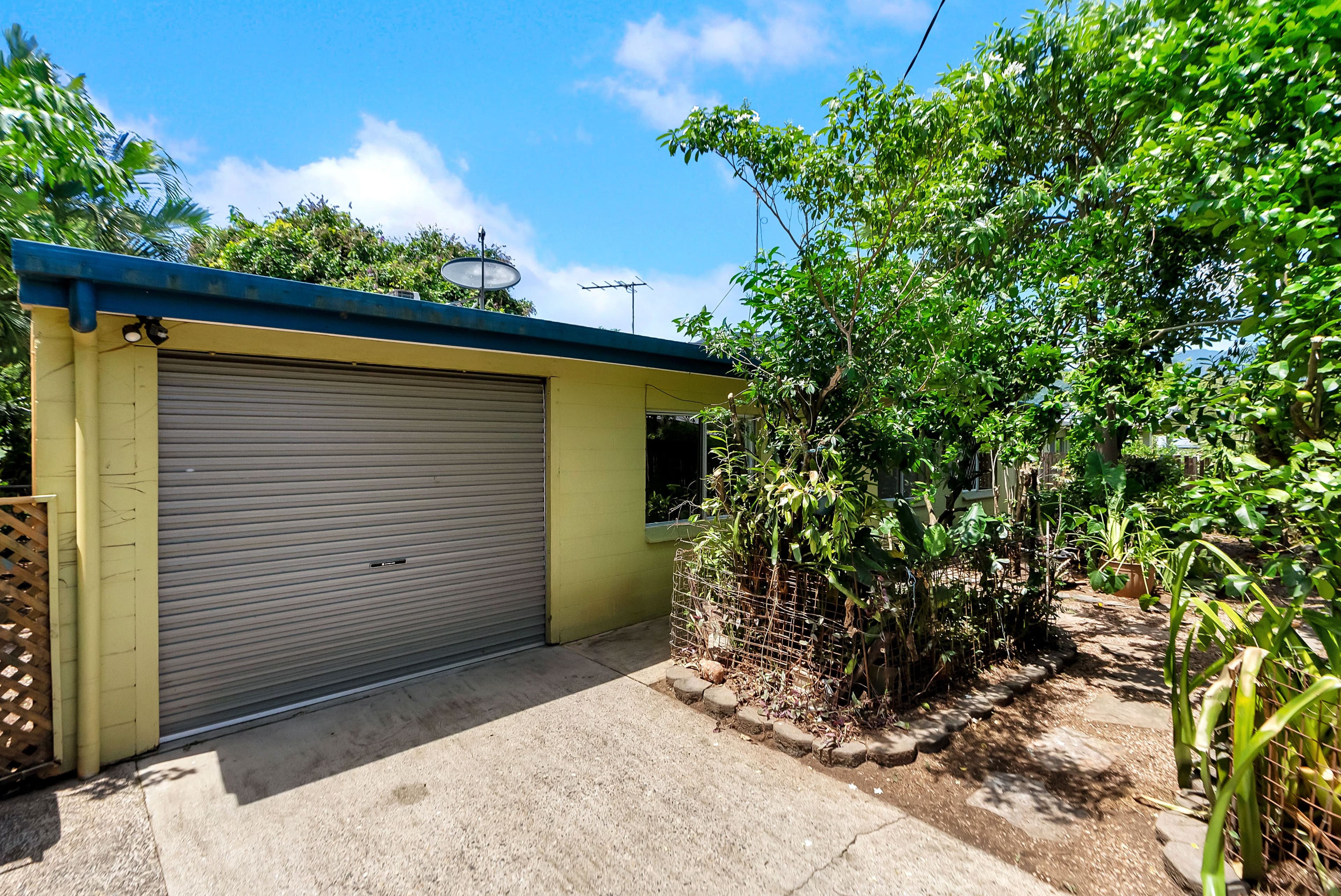 37 Jensen Street, Manoora QLD 4870, Manoora - Thumbnail 2
