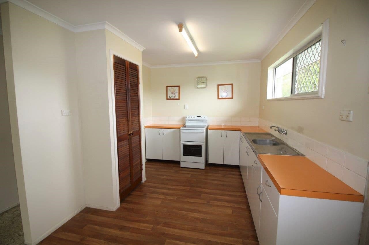 12 School Street, CHARTERS TOWERS CITY QLD 4820, Charters Towers City - Thumbnail 2