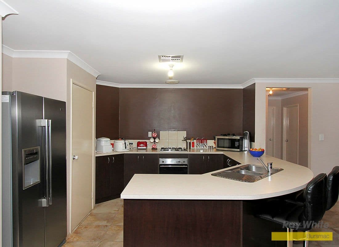 6 Holywell Street, MIDDLE SWAN WA 6056, Middle Swan - Image 1