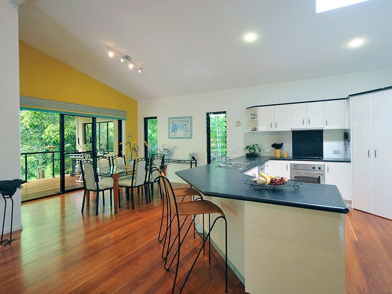 10 Acmena Court, ELANORA QLD 4221, Elanora - Thumbnail 3