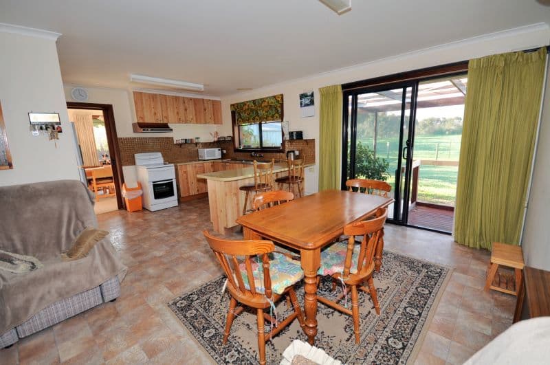 19 Garonne Drive, BANNOCKBURN VIC 3331, Bannockburn - Thumbnail 4