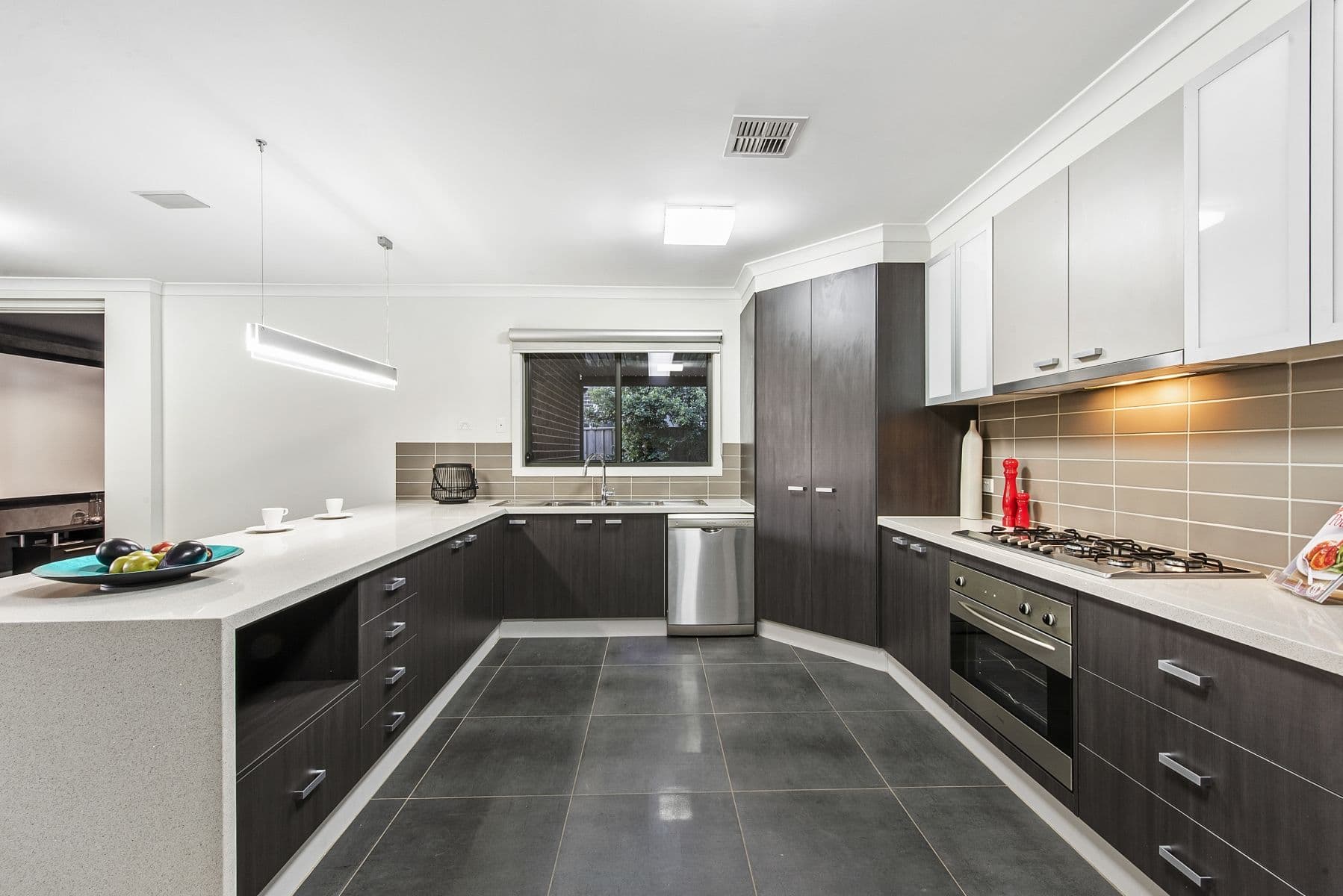 31 Amsterdam Avenue, Tarneit VIC 3029, Tarneit - Thumbnail 7