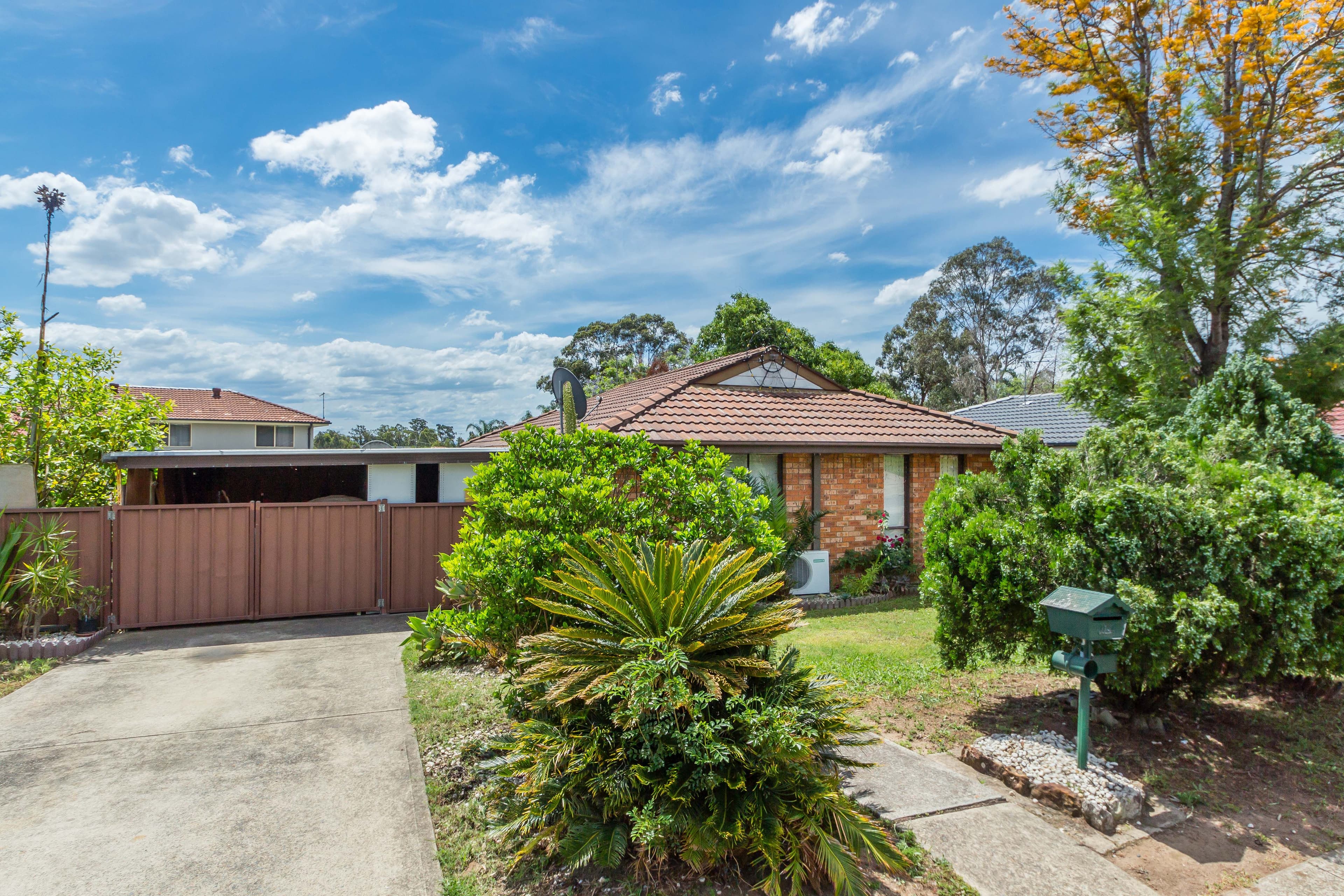 10 Raupach Street, Dean Park - Image 1