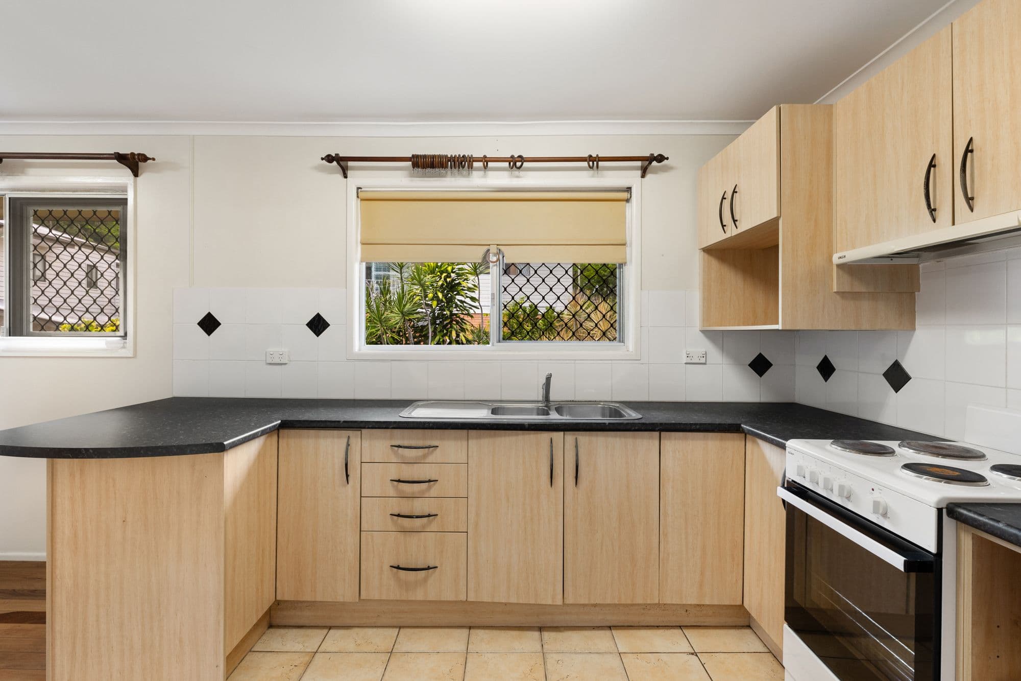 3 Brinkworth Place, Indooroopilly QLD 4068, Indooroopilly - Thumbnail 2