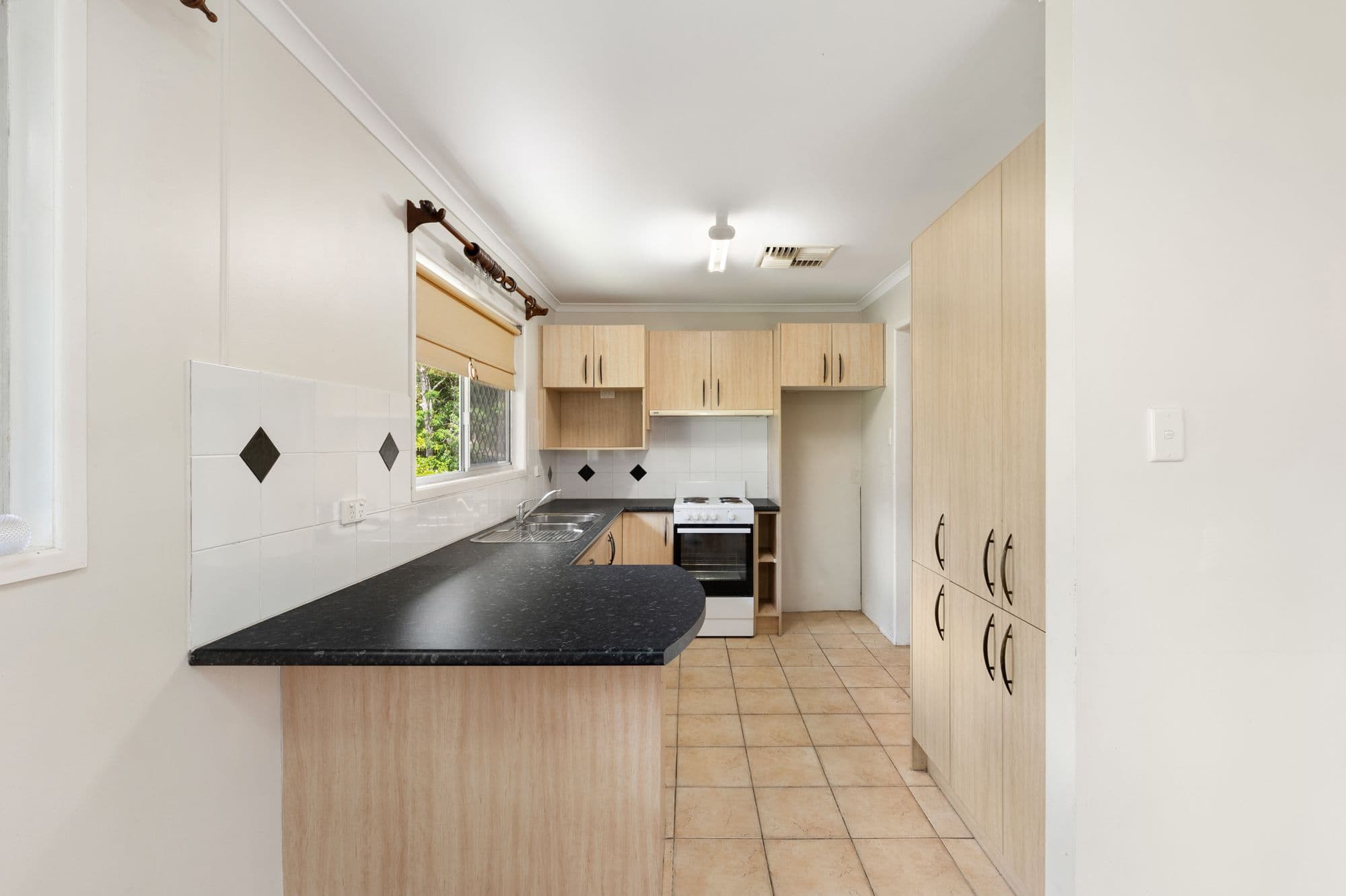 3 Brinkworth Place, Indooroopilly QLD 4068, Indooroopilly - Thumbnail 3