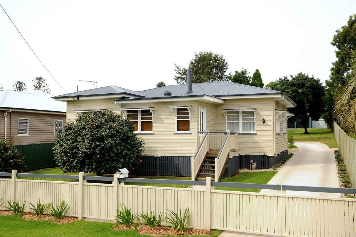 4 Clyde Street, MOUNT LOFTY QLD 4350, Mount Lofty - Image 1