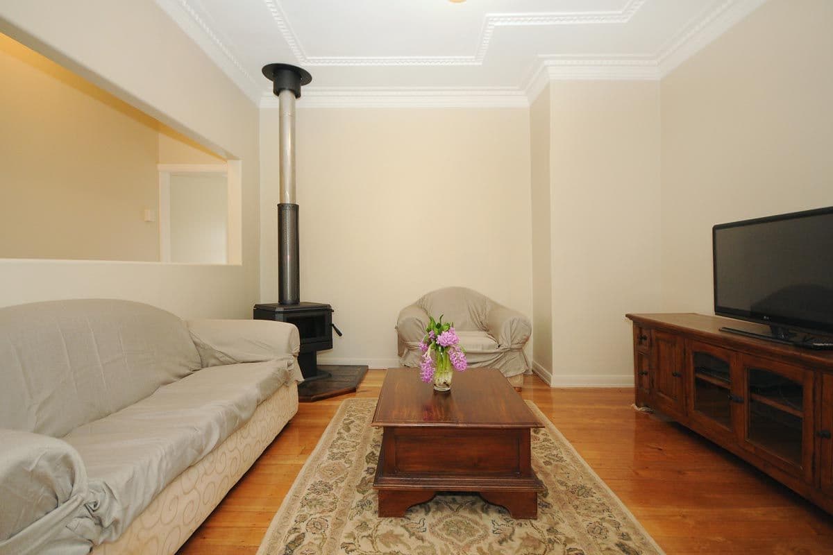 4 Clyde Street, MOUNT LOFTY QLD 4350, Mount Lofty - Thumbnail 2