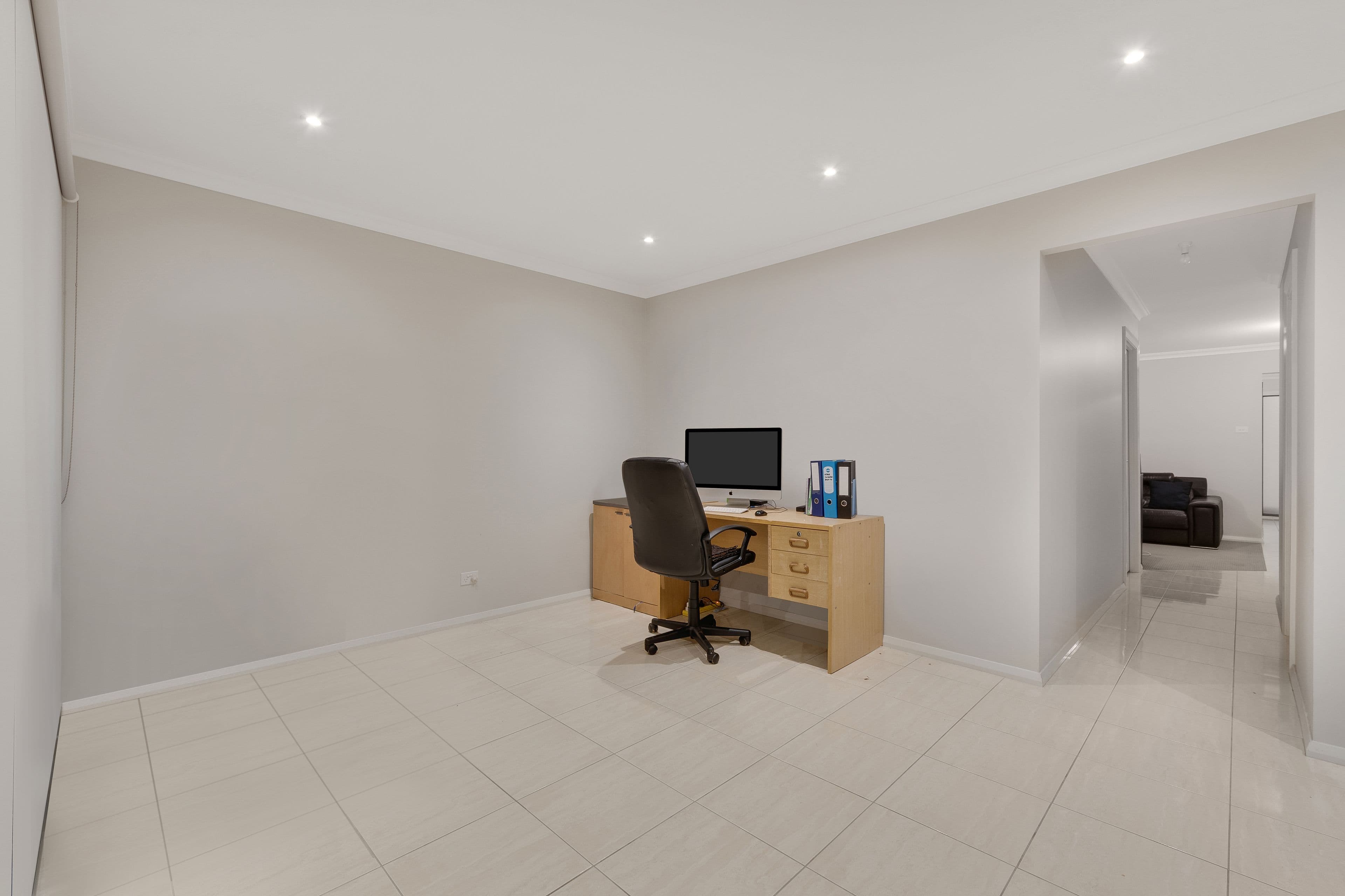 13 Grantham Crescent, Denham Court - Thumbnail 8