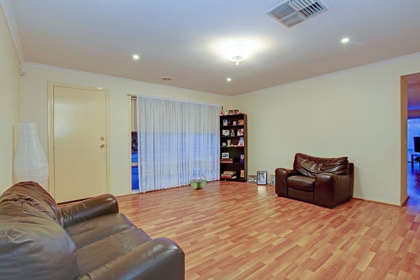 7 Cicada Court, South Morang VIC 3752, South Morang - Thumbnail 2