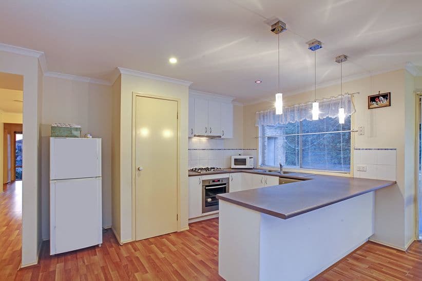 7 Cicada Court, South Morang VIC 3752, South Morang - Thumbnail 3