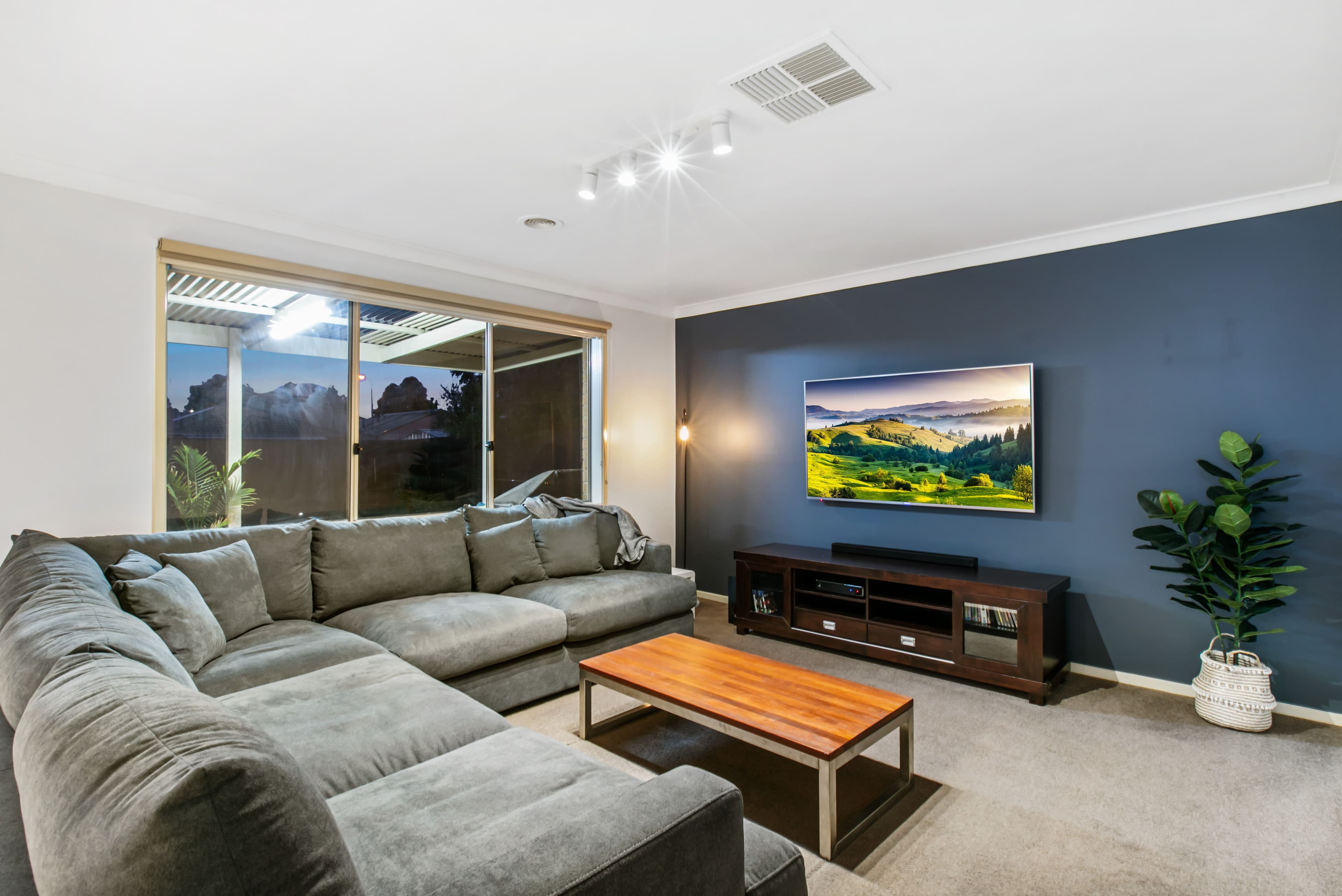 3 Azalea Avenue, Pakenham VIC 3810, Pakenham - Thumbnail 2