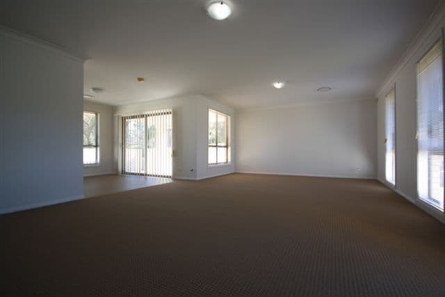 2 Lesley Avenue, EDGEWORTH NSW 2285, Edgeworth - Thumbnail 3