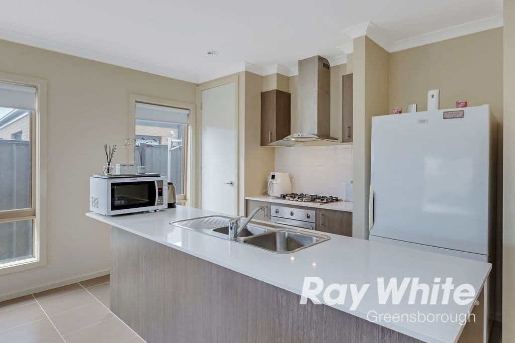 23 Black Wattle Road, Craigieburn VIC 3064, Craigieburn - Thumbnail 3