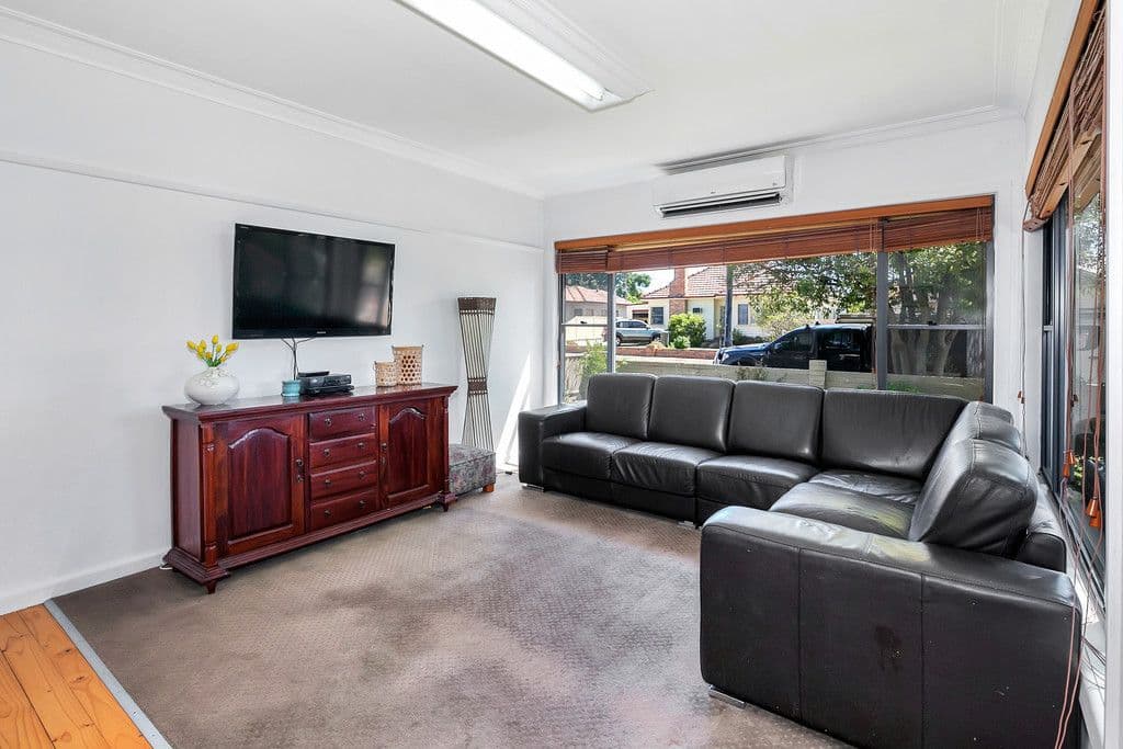 32 Prefect Street, Wendouree VIC 3355, Wendouree - Thumbnail 2