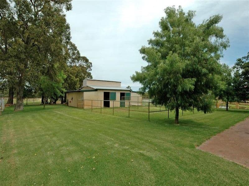 15 Staniland Street, ORANGE GROVE WA 6109, Orange Grove - Thumbnail 2