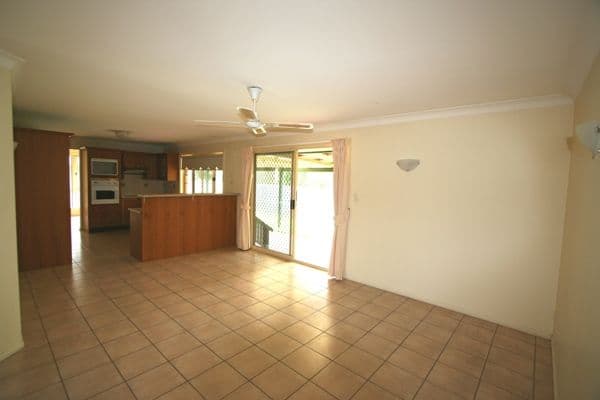 16 Solomon Crescent, TINGALPA QLD 4173, Tingalpa - Thumbnail 3