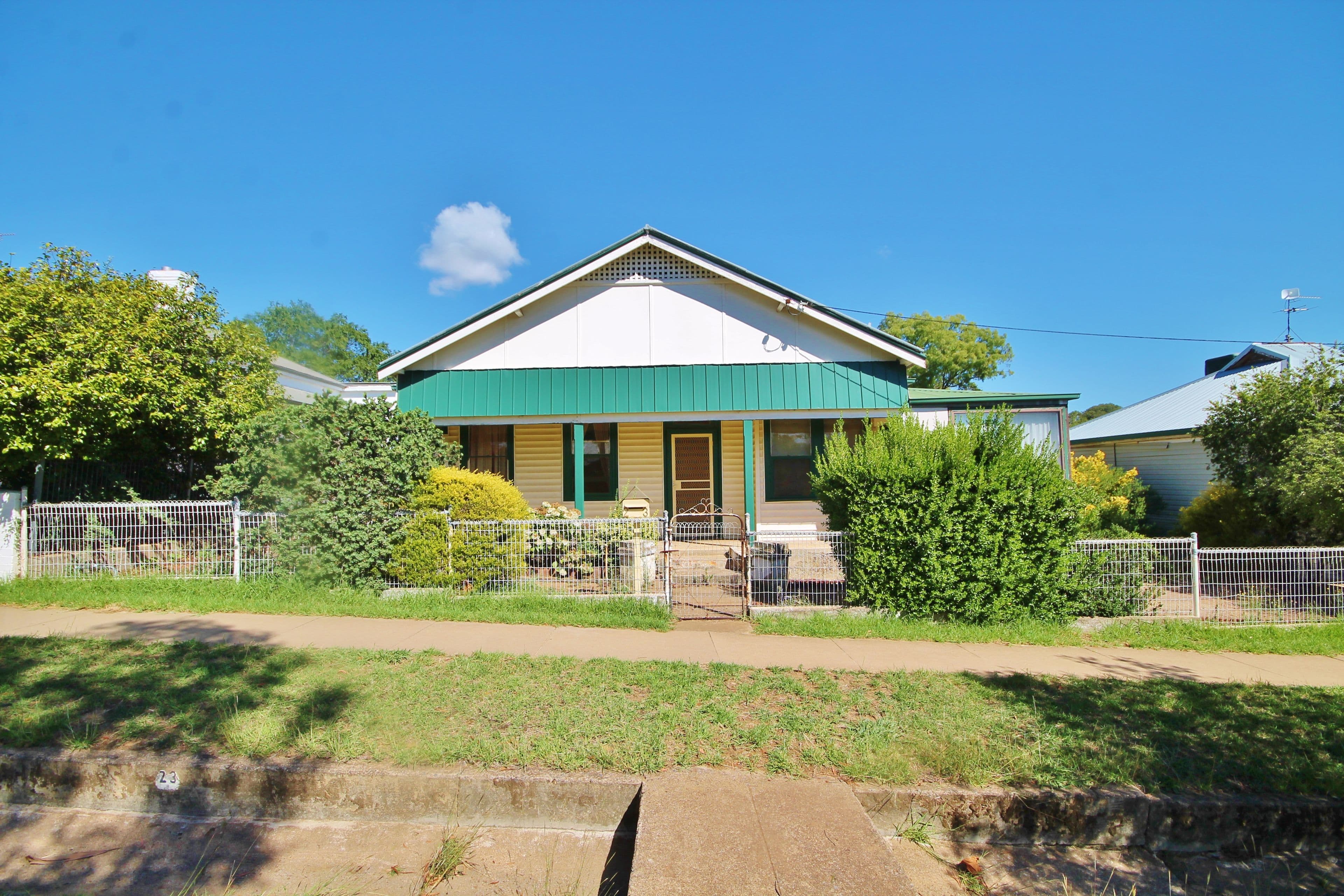 23 Wombat Street, Young - Image 1