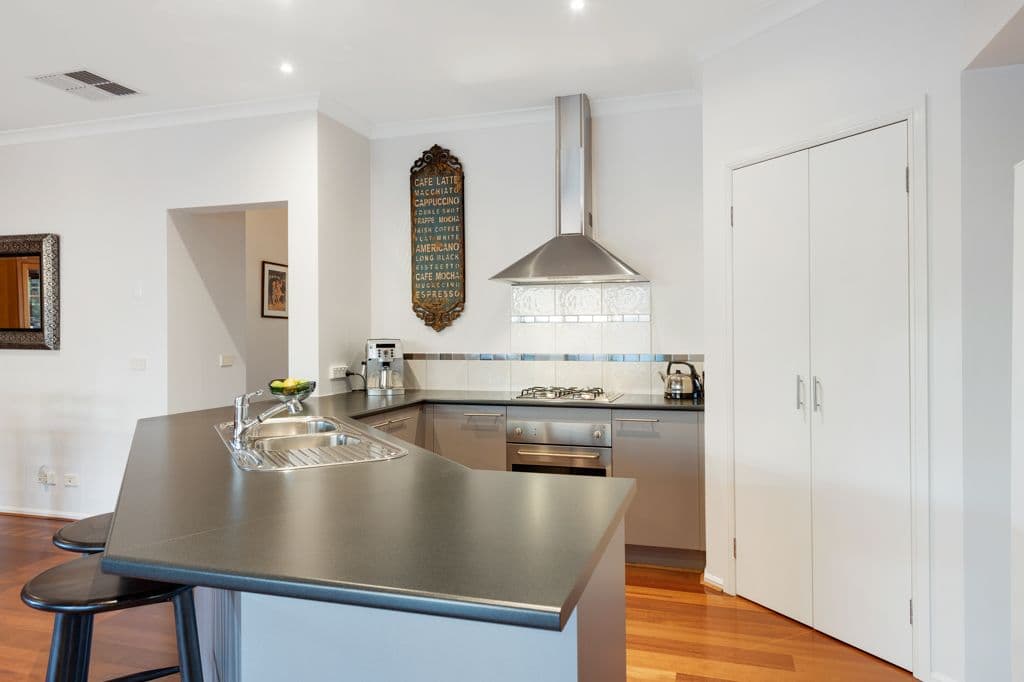 139 Painted Hills Road, Doreen VIC 3754, Doreen - Thumbnail 2