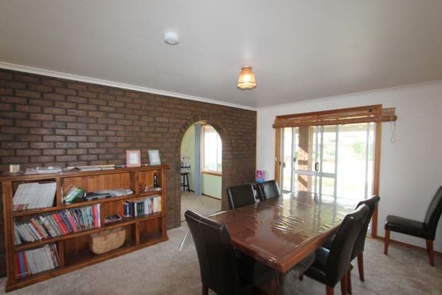 11 Wallis Street, PORT NEILL SA 5604, Port Neill - Thumbnail 3