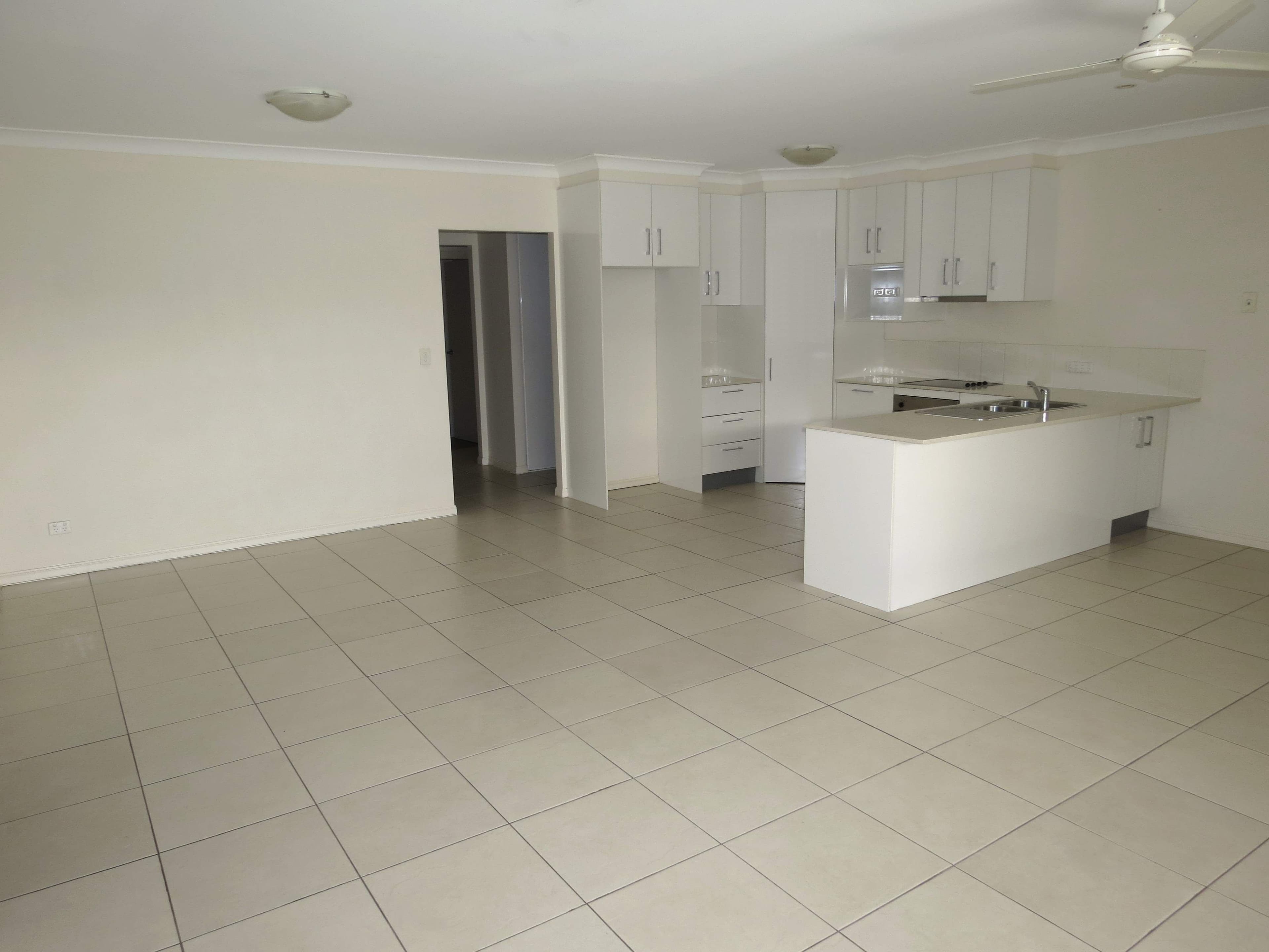 7 Glovar Street, Emerald QLD 4720, Emerald - Thumbnail 4