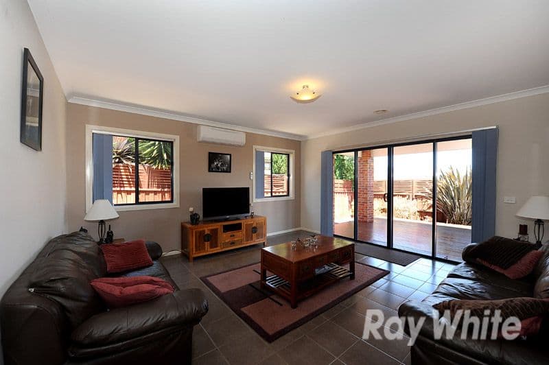 3 Emmett Avenue, BERWICK VIC 3806, Berwick - Thumbnail 3