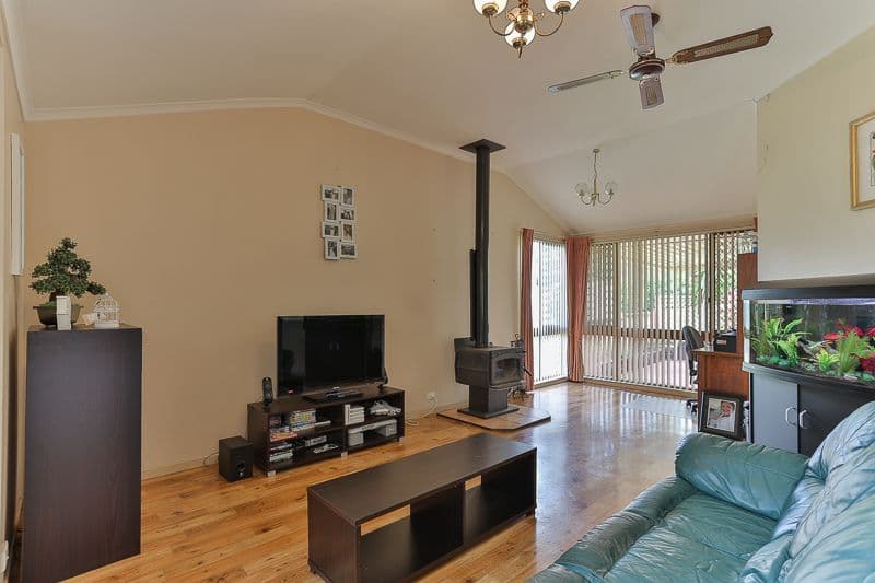 11 McWilliam Street, Wilsonton Heights QLD 4350, Wilsonton Heights - Thumbnail 2