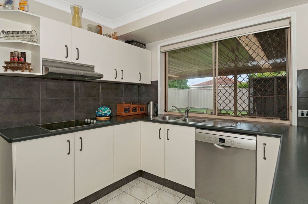 72 Kilsay Crescent, Meadowbrook QLD 4131, Meadowbrook - Thumbnail 4