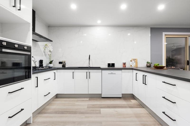 4 Kensington Court, Hampton Park - Thumbnail 8