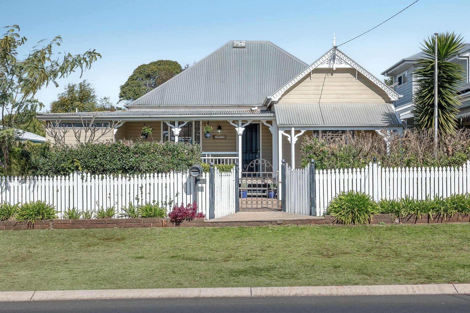 162 Spring Street, Middle Ridge QLD 4350, Middle Ridge - Thumbnail 2