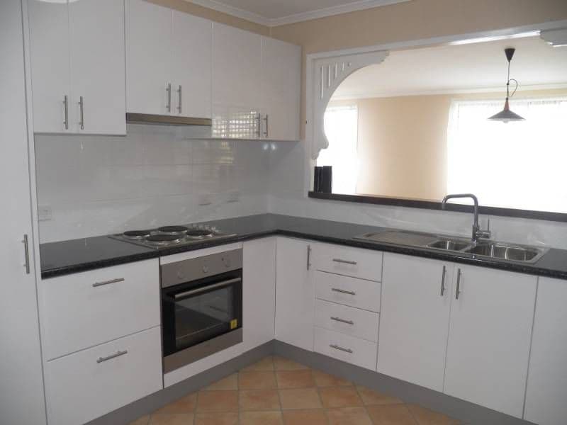 8 Norris Street, WEST GLADSTONE QLD 4680, West Gladstone - Thumbnail 2
