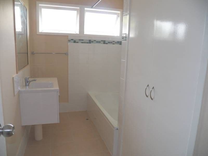 8 Norris Street, WEST GLADSTONE QLD 4680, West Gladstone - Thumbnail 6