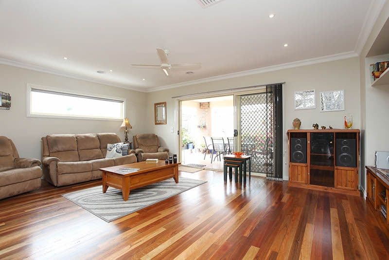12 Barbers Drive, SOUTH MORANG VIC 3752, South Morang - Thumbnail 6