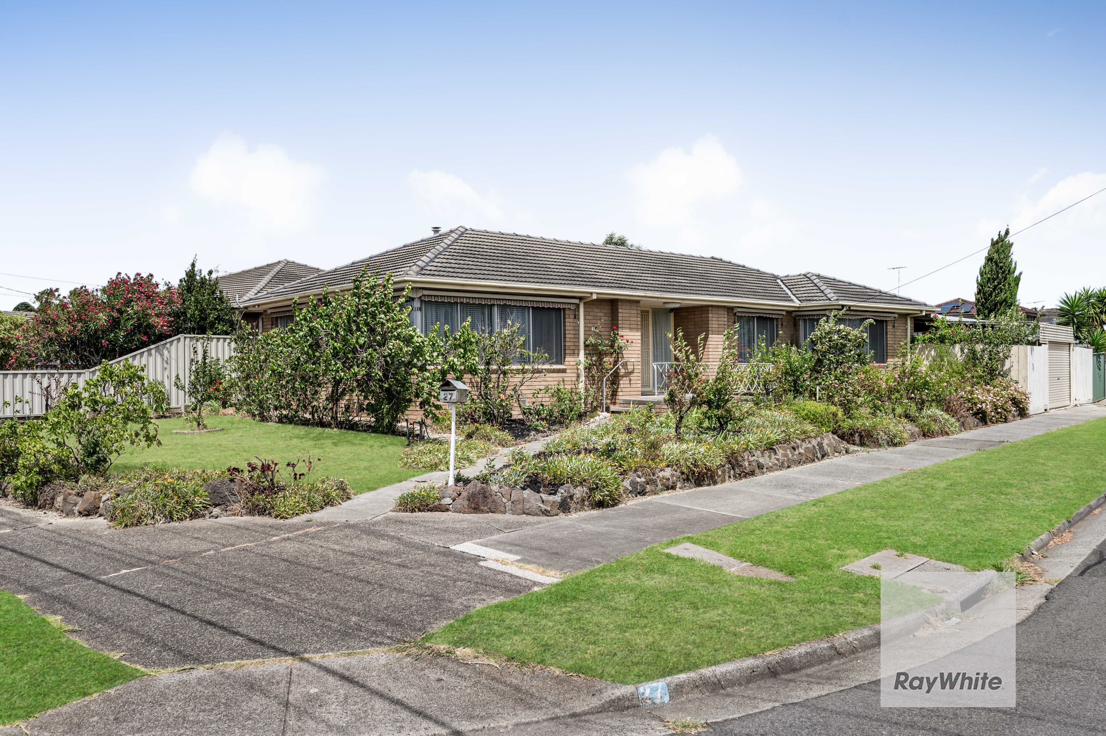27 Rylandes Drive, Gladstone Park VIC 3043, Gladstone Park - Image 1