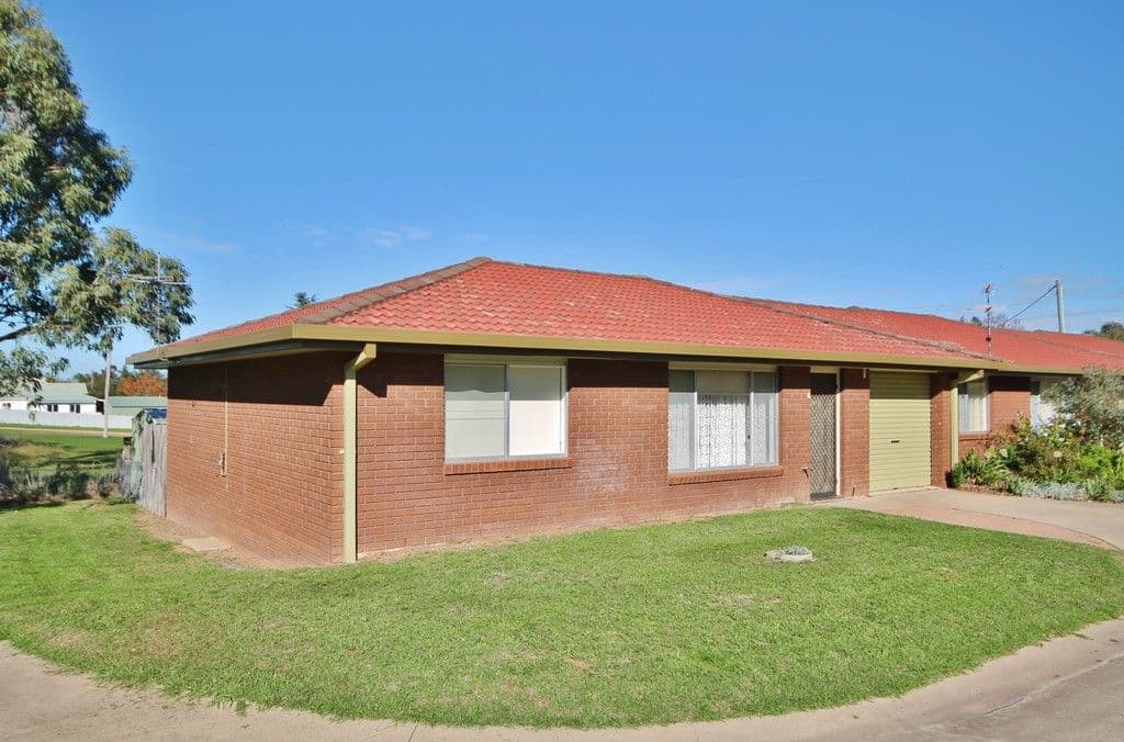 61 Blackett Avenue, Young - Image 1