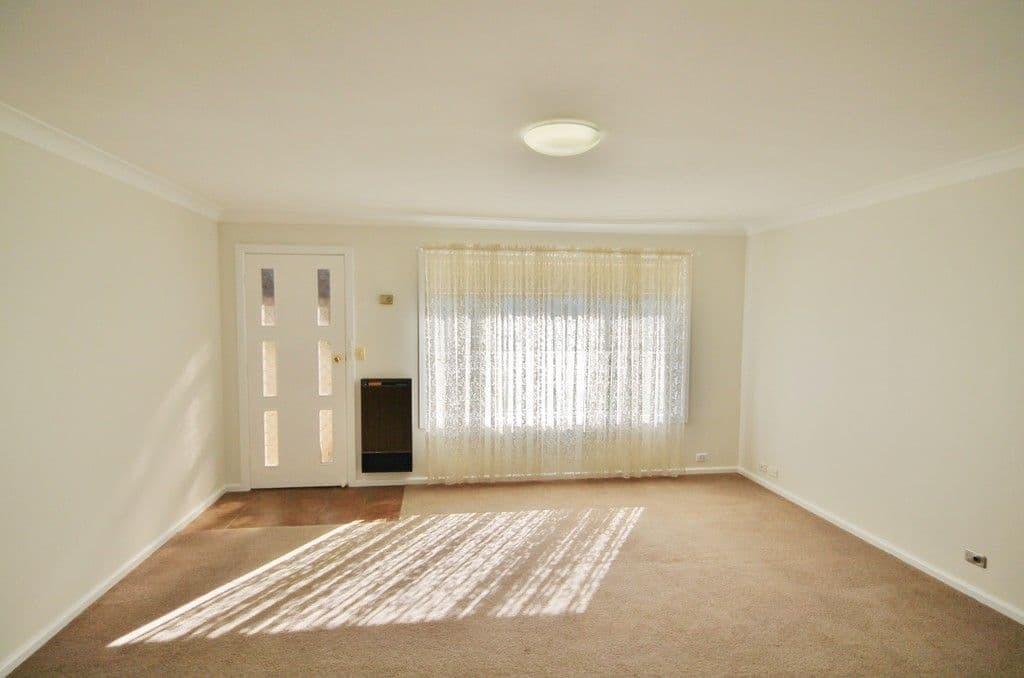 61 Blackett Avenue, Young - Thumbnail 5