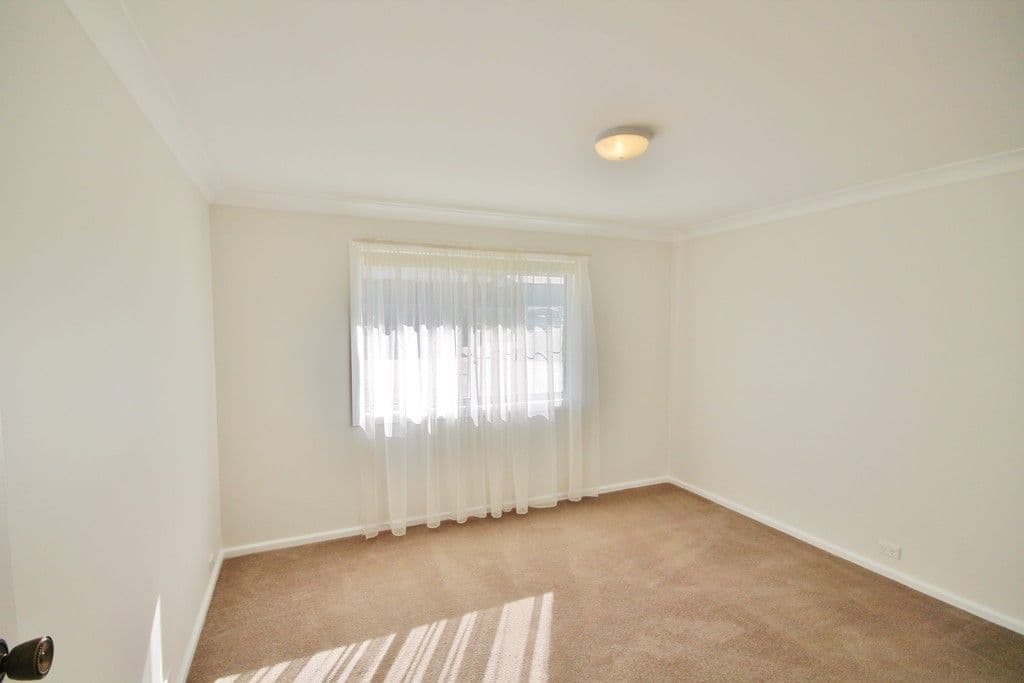 61 Blackett Avenue, Young - Thumbnail 6