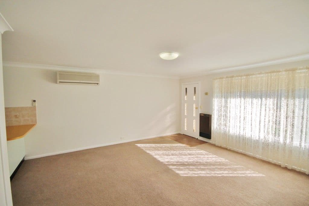 61 Blackett Avenue, Young - Thumbnail 7