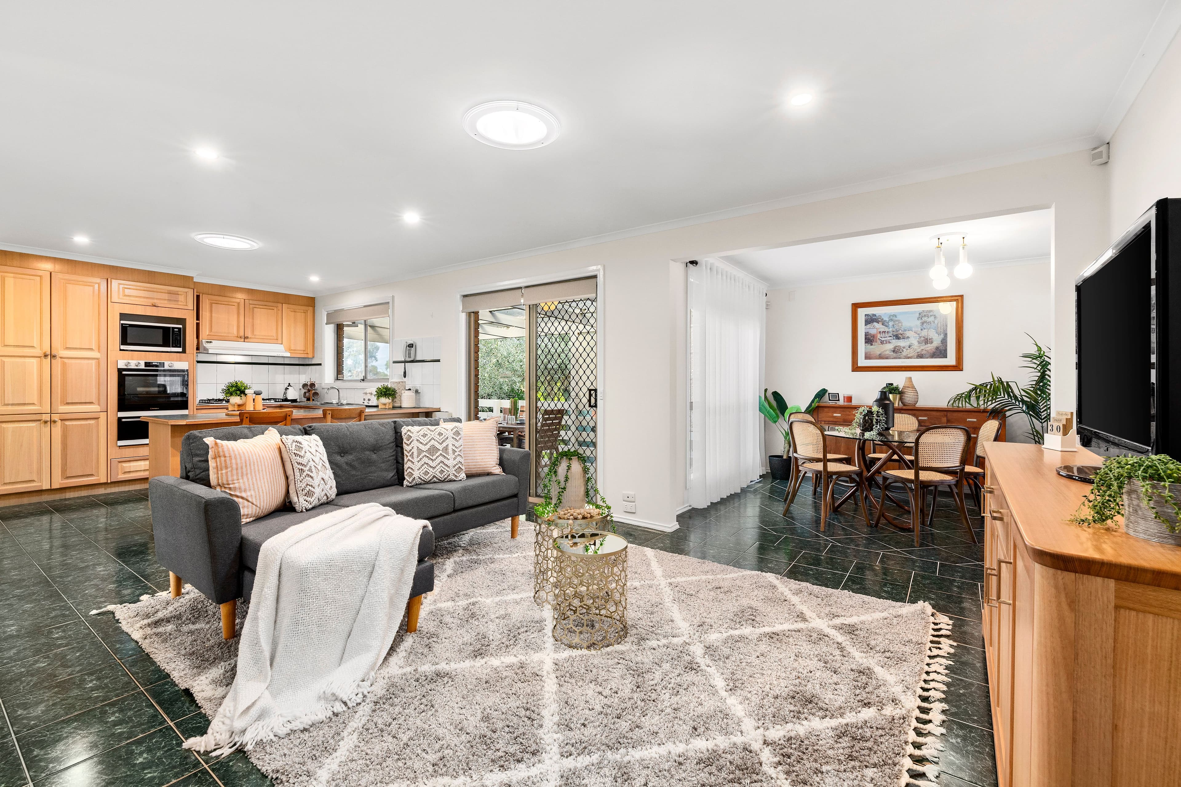 34 Dunlop Crescent, Mill Park VIC 3082, Mill Park - Thumbnail 2