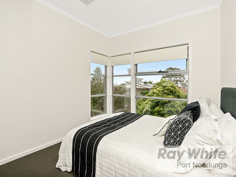 10 Leitch Avenue, Port Noarlunga SA 5167, Port Noarlunga - Thumbnail 4