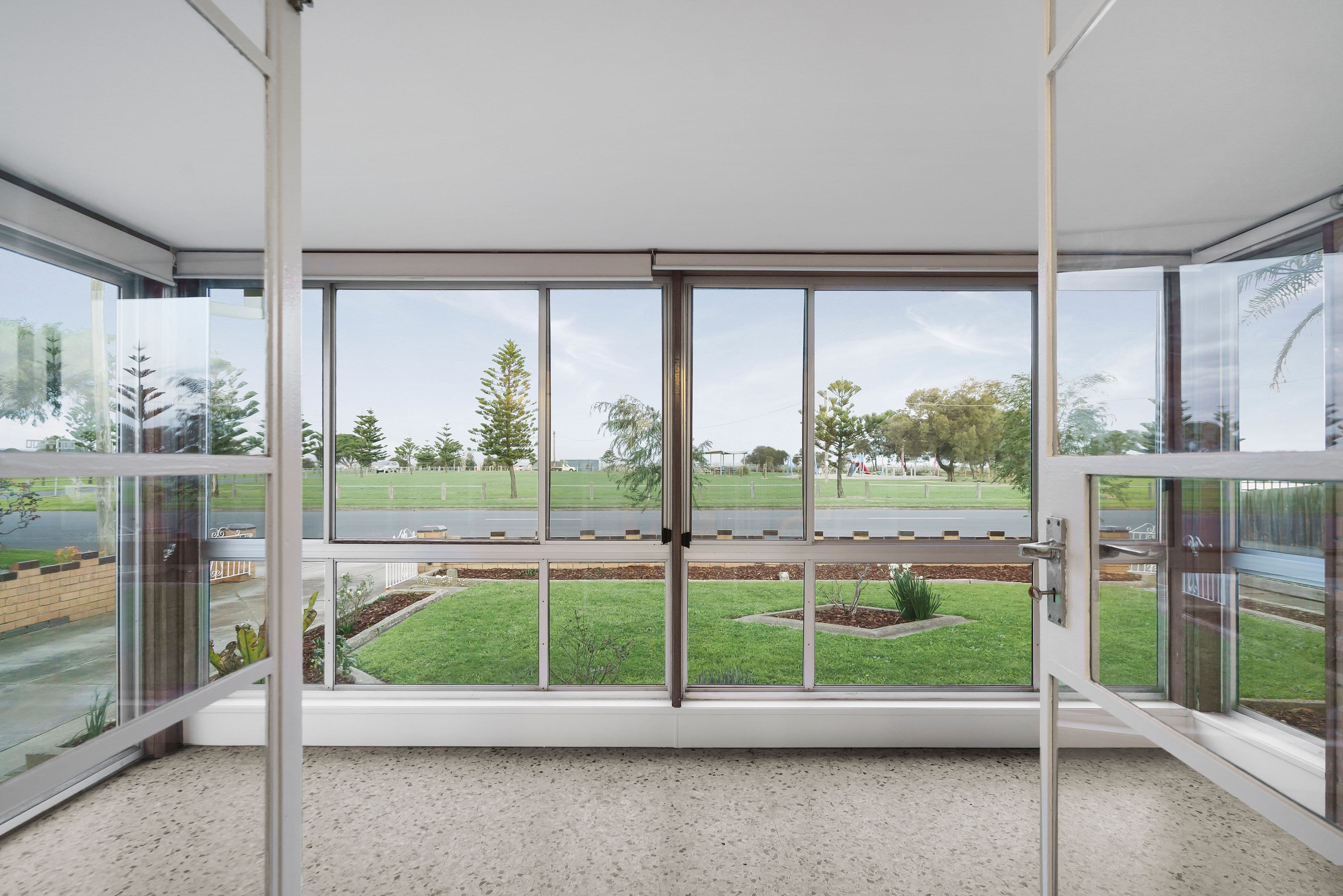 17 Beach Street, Seaholme VIC 3018, Seaholme - Thumbnail 3